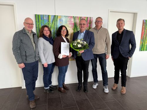 Bürgermeister Martus, Mario Berny, Timo Tirolf, Erisch Schweikert und Beate Becker verabschieden Barbara Pospisil